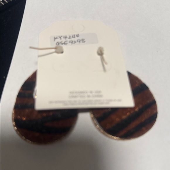 Pomina Animal Print Teardrop Earrings - Picture 4 of 5